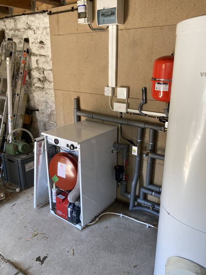 Oil boiler system — Riello burner